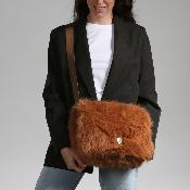 Porté travers à rabat effet fourrure tendance - FLAPELLI Café